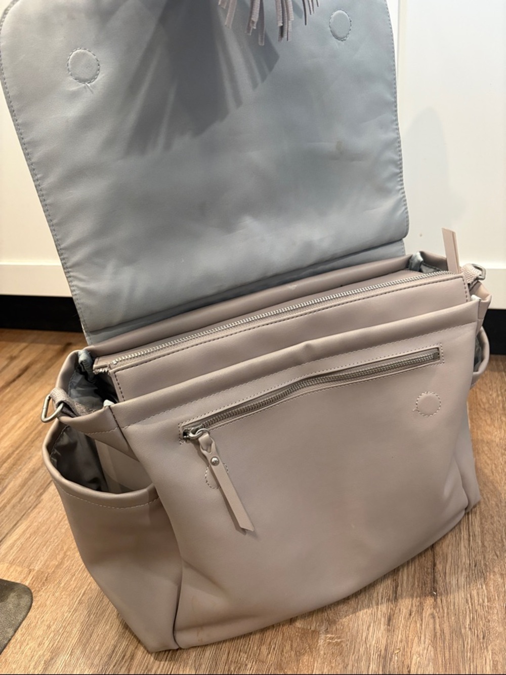 Skip hop travel diaper bag - Picture 3 of 4